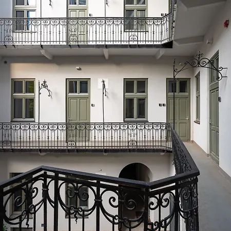 Апартаменты Premium Two-bedroom Next To National Theatre