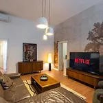 Premium Two-bedroom Next To National Theatre