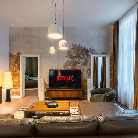 Premium Two-bedroom Next To National Theatre アパート
