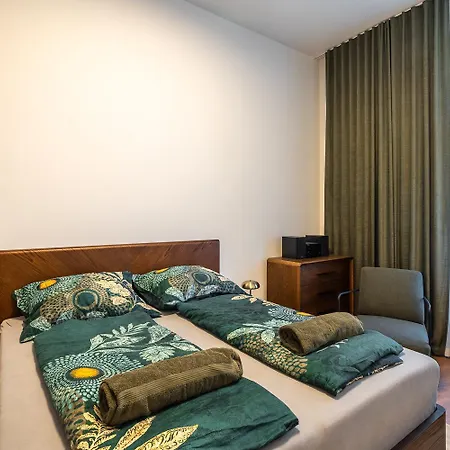 Premium Two-bedroom Next To National Theatre アパート ブダペスト
