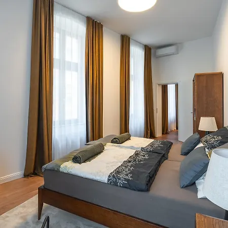 アパート Premium Two-bedroom Next To National Theatre ブダペスト