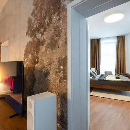 Luxury Two-bedroom With Private Garage * בודפשט