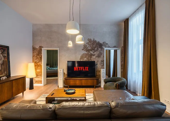 Premium Two-bedroom Next To National Theatre شقة