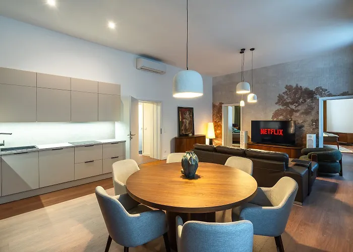 Daire Premium Two-bedroom Next To National Theatre