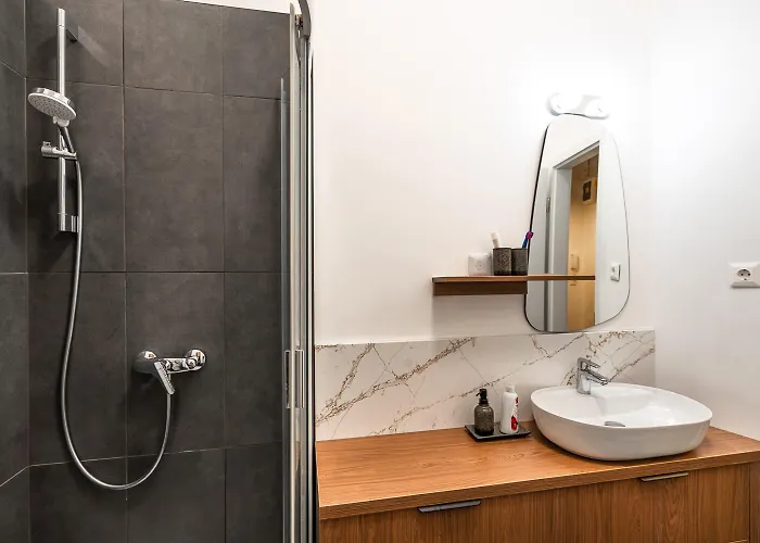 Premium Two-bedroom Next To National Theatre *