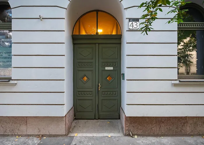 Daire Premium Two-bedroom Next To National Theatre *