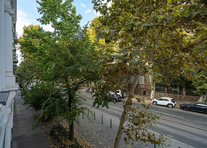 Premium Two-bedroom Next To National Theatre * Budapeşte