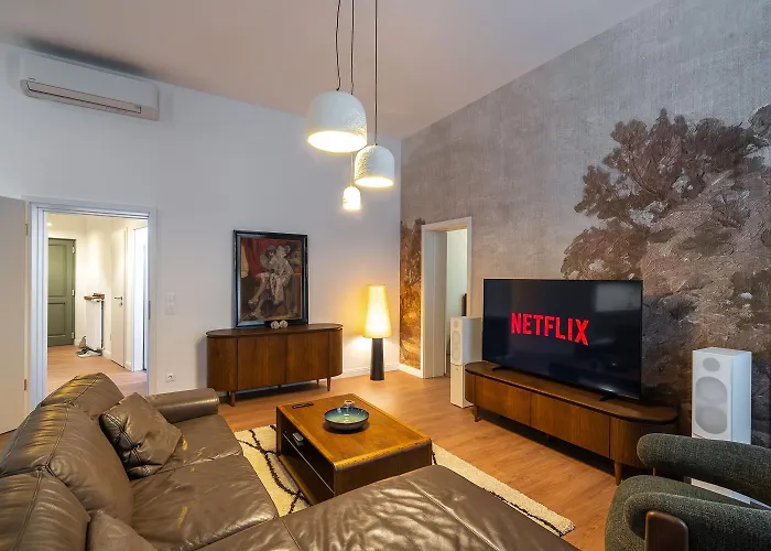 Premium Two-bedroom Next To National Theatre